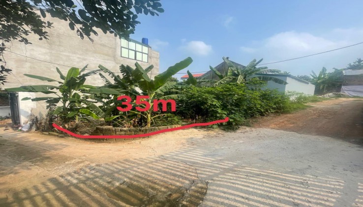 Đất 35.2m2, tt Chúc Sơn, tk5, lô góc, ô tô vào đất, giá chỉ chưa đến 1 tỷ