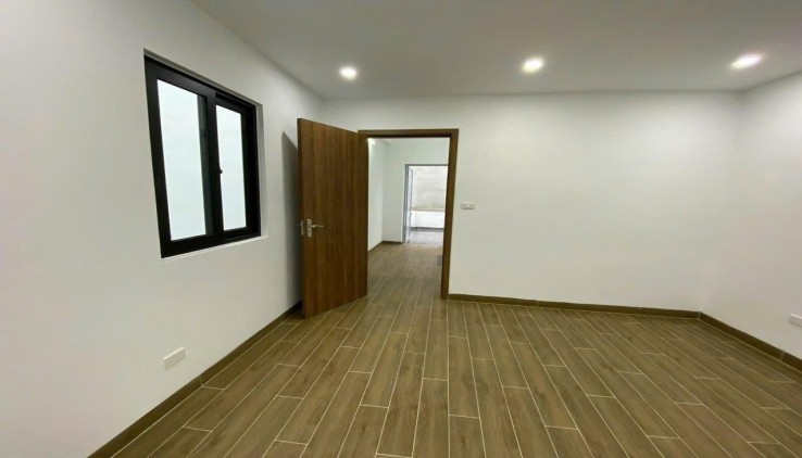 Cc gửi bán 50.68m2, mt 4.2m, đất tặng nhà 3 tầng, tk1, đất đấu giá An Thắng, Biên Giang, Hà Đông, ô tô vào, có thể kd văn phòng, spa, đầu tư cho thuê.