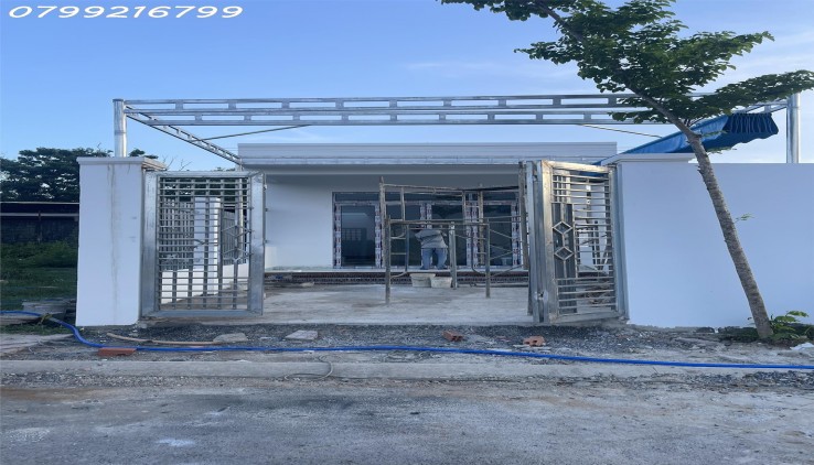 Bán gấp nhà Bình Minh Trảng Bom Đồng Nai sổ riêng thổ cư bao đẹp. Gía bán trọn sổ chỉ 1 tỷ 6 .Lh 0799 216 799 em Trinh.