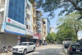 Bán gấp mặt phố Cầu Giấy, khu vực Trung Kính, Yên Hoà. Đường rộng ô tô tránh có vỉa hè.