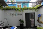 Bán nhà đẹp đường Lê Văn Quới, Bình Tân, , 2tầng, 5x12, hẻm xe hơi đậu cửa, giá chỉ 4tỷ6