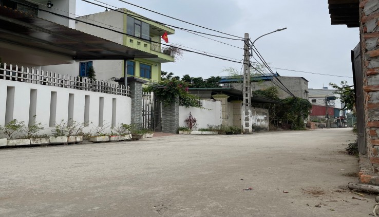 BÁN 285M2 ĐẤT NGHĨA LẠI. XÃ UY NỖ. HUYỆN ĐÔNG ANH. HÀ NÔI. 

- Mảnh đất có vị trí đẹp, phía sau Khách sạn Minh Cường, ngõ thông ra đường Đào Duy