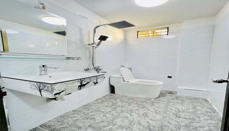 Cắt lô Nhà mới Trịnh Văn Bô kéo dài, thang máy, xe tải, giá 4.3 tỷ