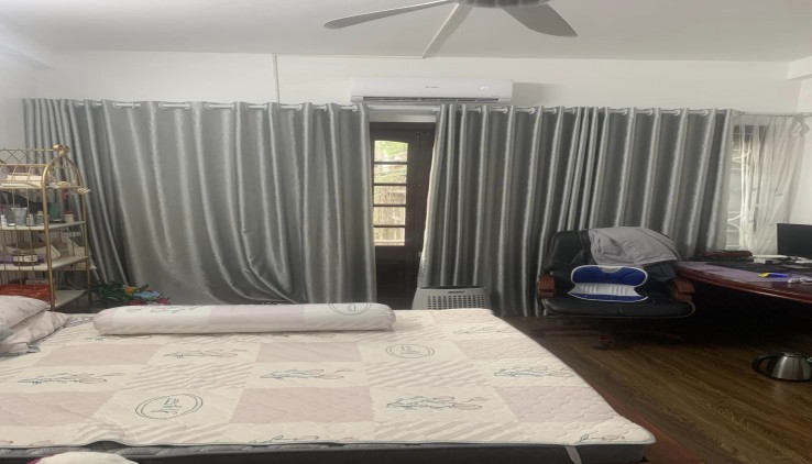 ĐỈNH CỦA CHÓP 37M2 GARA OTO 7 CHỖ NHÀ MỚI VỊ TRÍ HIẾM Ở NGAY