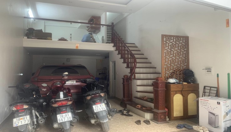ĐỈNH CỦA CHÓP 37M2 GARA OTO 7 CHỖ NHÀ MỚI VỊ TRÍ HIẾM Ở NGAY