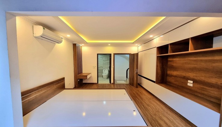 Yên Lãng 50Mx 4 tầng, giá nhỉnh 12.5 tỷ Đống Đa.
MỘT MẶT NGÕ - MỘT MẶT NGÁCH - KINH DOANH - NGÕ THÔNG