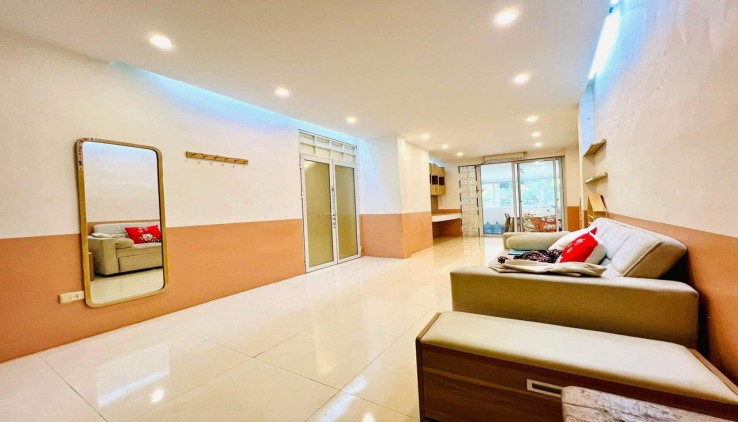 BÁN NHÀ C4 TẬP THỂ KIM LIÊN:DT 70M T2 2.65 TỶ ĐỐNG ĐA 
NHÀ ĐẸP - MẶT PHỐ LƯƠNG ĐÌNH CỦA - 3PN - 2 MẶT THOÁNG  - VIEW VƯỜN HOA- TIỆN ÍCH BẠT NGÀN -