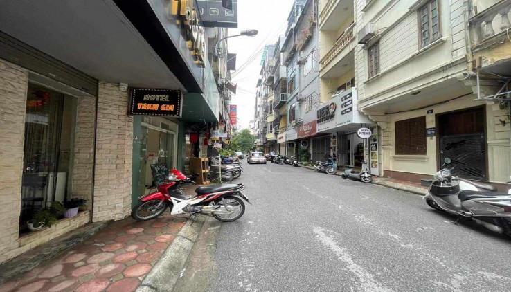Bán nhà, thang máy, ô tô tránh Phạm Văn Đồng, Từ Liêm 88m 4 tầng MT 4.5m 15.8 tỷ