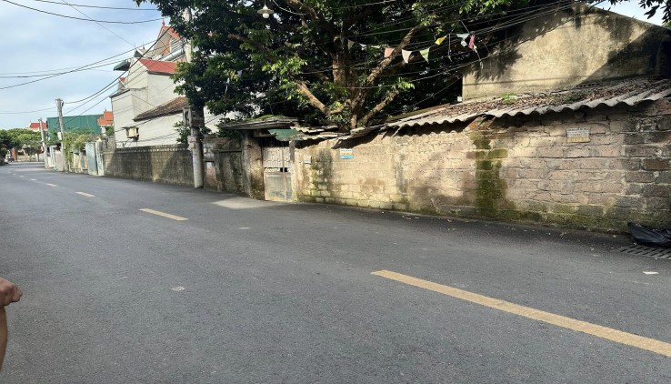 Cc gửi bán 56.7m2, mt 4.5m, 3.x tỷ, mặt trục chính Phụng Châu, dải nhựa asphan, kinh doanh, ô tô tránh.