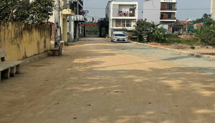 Cc gửi bán lô đất 80m2, giá chỉ 2.x tỷ, nằm tại vị trí đắc địa nhất của xã Hợp Đồng - Chương Mỹ - Hà Nội.