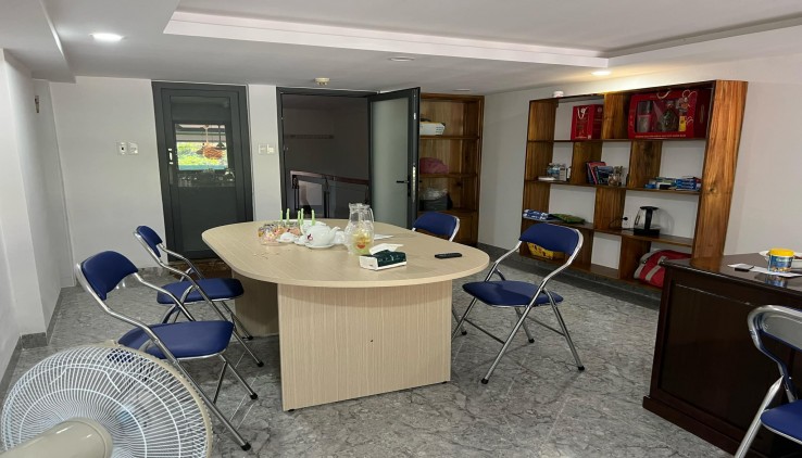 HOT HOT!! Bán Shophouse rẻ hơn gấp 15 giá thị trường
Chính chủ cần bán gấp căn CT1 Tầng trệt VCN Phước Hải, mặt tiền đường Tố Hữu, Nha Trang - Cơ
