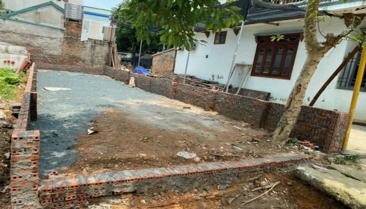 Cc gửi bán 83m2 (full thổ cư) đất tại Ngọc Hòa, Chương Mỹ-HN, lô góc, ô tô tránh, kinh doanh, giáp bv Đk Chúc Sơn