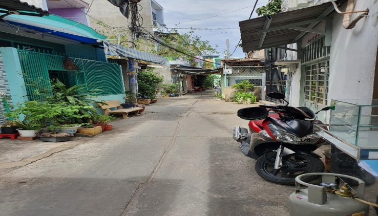 Bán gấp nhà đường Tân Hòa Đông, Bình Tân, 20m2, 2 tầng, hẻm rộng thoáng, chỉ hơn 1tỷ
