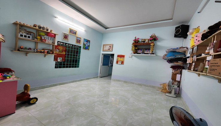 Bán nhà mặt tiền kinh doanh Xã bà Điểm, xây trụ sở bank tuyệt đẹp