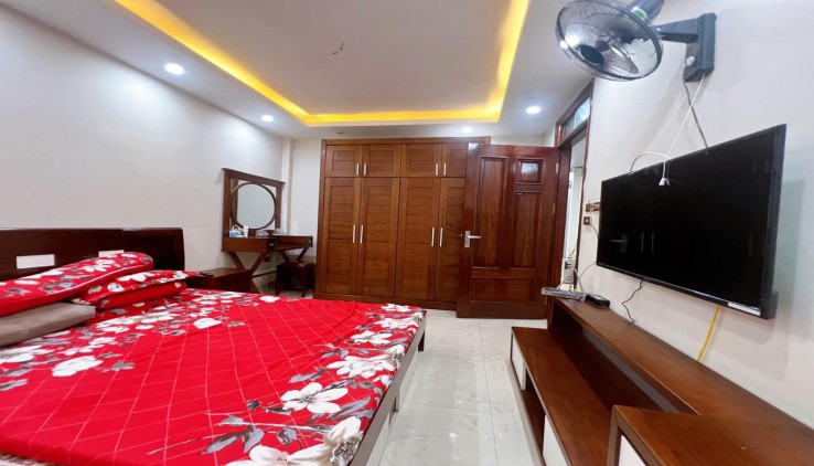 Bán Gấp! Siêu Phẩm Mặt Phố Minh Khai, Kinh Doanh Sầm Uất, 120m x C4, Giá 30 tỷ.