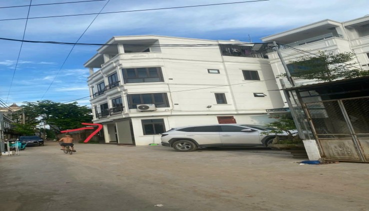Cc gửi bán nhà 4 tầng, 37.3m2, giá chỉ 3.x tỷ (x nho nhỏ), mt 5m, hậu 5.1 m, tại Tràng An, tt Chúc Sơn, Chương Mỹ, Hà Nội, ô tô vào nhà, gara, giáp
