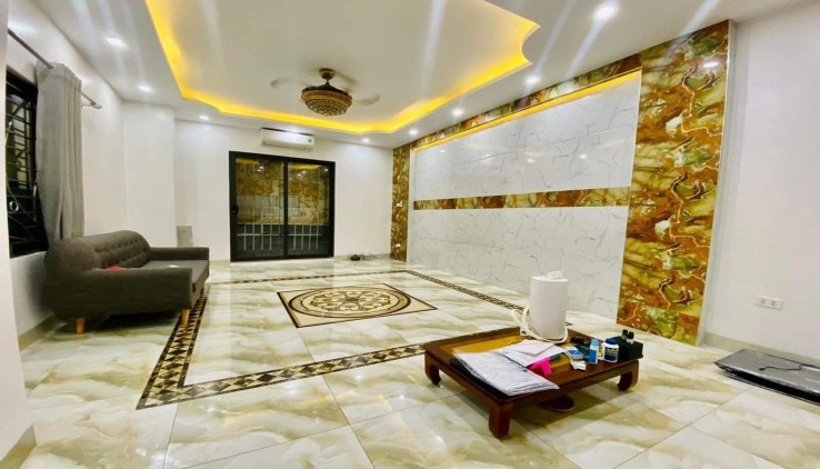 NHÀ ĐẸP - LÔ GÓC 3 THOÁNG - GIANG VĂN MINH : DT: 30M 5TẦNG