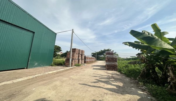 Bán 300m kho Xưởng, xe cont vào  ngay trung tâm thường Tín, mặt tiền rộng giá chỉ 9 tỷ
