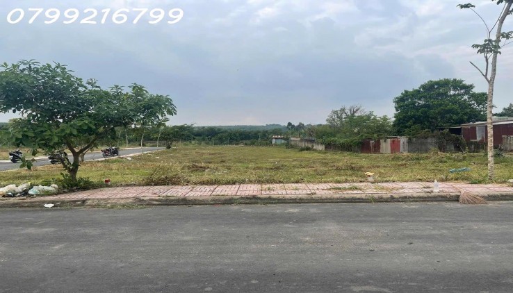 Đất nền giá rẻ sổ riêng thổ cư Bình Minh Trảng Bom Đồng Nai 1 sẹc QL1A . Gía bán 1 tỷ 150/nền . LH 0799 216 799 em Trinh.