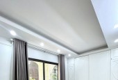 Bán nhà Yên Lạc, 32m2, 5 tầng, mặt tiền 5.7m, giá 8.2 tỷ, đẹp mới, ô tô con đỗ cửa