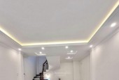 Nhà Thạch Bàn Long Biên 31m2x5 tầng giá 4 tỷ, cách 20m ra đường ô tô tránh có vỉa hè đỗ ngày đêm