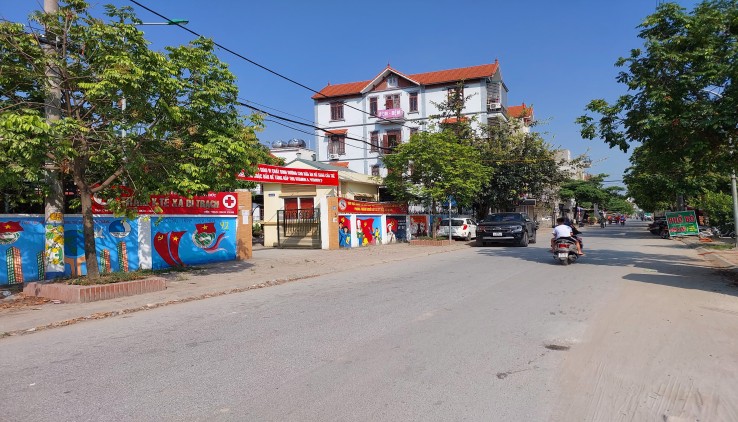 Cần bán gấp DV DI Trạch, Mặt Đường Văn Minh, vỉa hè, kinh doanh