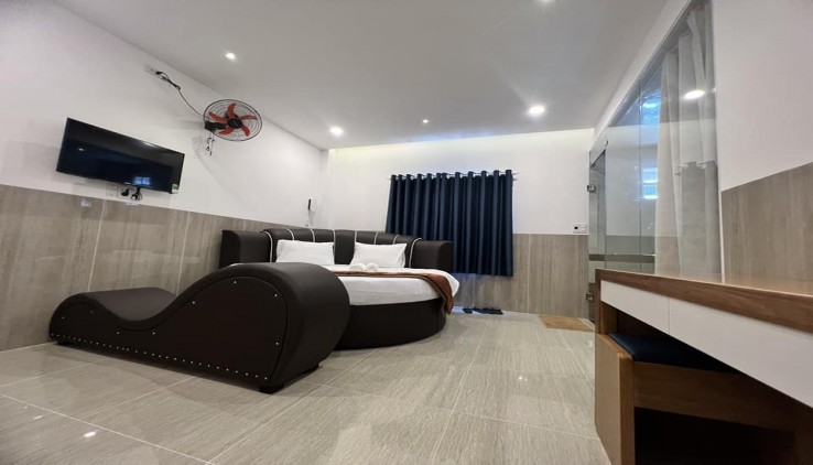 Bán khách sạn diện tích S 928 m2 28 x 35 thiết kế 8 tầng 112 phòng đẳng cấp Nguyễn Văn Quá