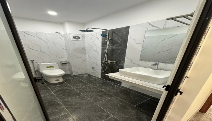 Nhà 5 Tầng, 38m2, Ô Tô Đỗ Cửa, Lô Góc Thoáng, Biên Giang - Hà Đông, 2.85 tỷ