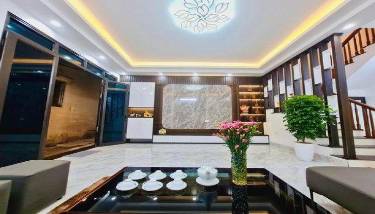 Ba Đình - Chưa đến 8 tỷ cho căn nhà mới đẹp Kim Mã, 45m2 5 tầng, MT rộng.