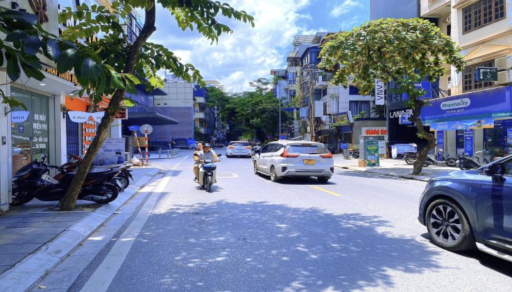 66 Thuỵ Khuê 69M 5T 4MT 25 tỷ Tây Hồ 

MẶT PHỐ - TẦM TIỀN HIẾM - VỈA HÈ - Ô TÔ TRÁNH - GẦN HỒ TÂY - SIÊU ĐẸP - BAY CỰC NHANH. 

66 Thuỵ Khuê 69M