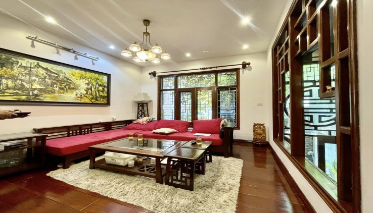 Nguyễn Khánh Toàn 109M 5T 6MT 
GIÁ 22.8 tỷ Cầu Giấy 

GẦN PHỐ, 2 THOÁNG TRƯỚC SAU, CÓ CHỖ LẮP THANG MÁY, MẶT NGÕ KINH DOANH, ĐỒ GỖ TIỀN TỶ