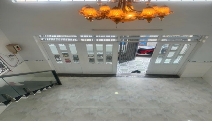 Cần bán nhà 2 tầng hẻm phường Ngọc Hiệp TTTP Nha Trang. 
- Vị trí gần chợ phương Sài, Cách ga Nha Trang chỉ 400m