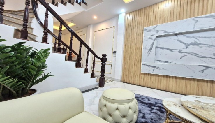 Chú Tuấn Bán Nhà Ở Cầu Giấy - Sang Mỹ Định Cư Cùng Con Zai
Nên Giá Bán Rẻ Giật Mình