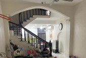 Bán gấp nhà phân lô đường Láng, 5 tầng, 48m2, xây chắc chắn, giao thông thuận tiện