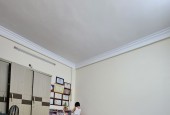 Bán nhà Hoàng Hoa Thám 30m2- 4 tầng, mặt tiền 5m, giá 5.6 tỷ còn thương lượng.