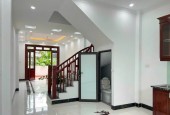 Bán nhà phố Nguyễn Văn Linh 34m2, 5 tầng, mặt tiền 3.4m, 6 tỷ Long Biên.