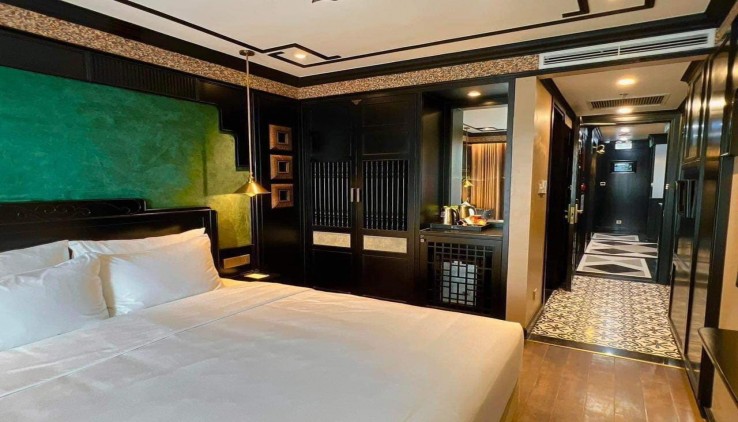 Cực hiếm! Bán nhà mặt phố Phan Huy Chú, 80m2, 7 tầng thang máy, mặt tiền 11m, 76 tỷ, 1.8 tỷ/ năm