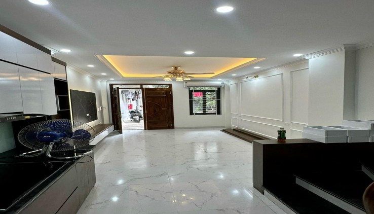 BÁN NHÀ Thôn Hậu Ái Diện Tích 30 ; 5Tầng ; Mặt Tiền 4m ;Giá Chào  4.25 tỷ Hoài Đức Hà Nội