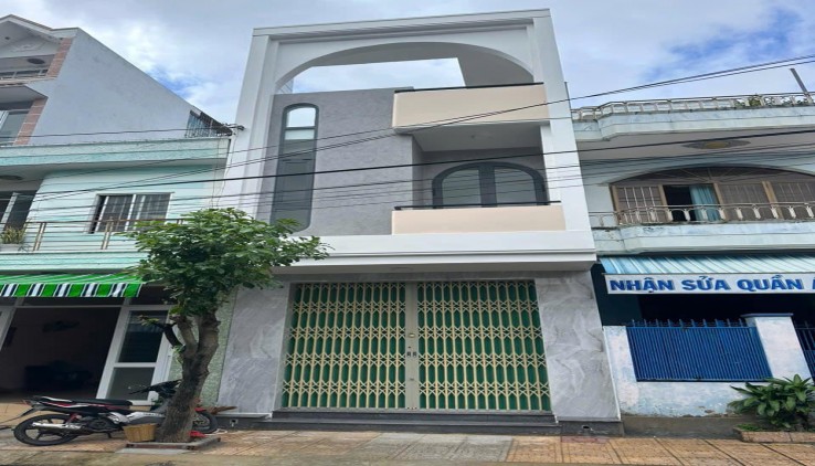 BÁN NHÀ 3 TẦNG MẶT TIỀN ĐƯỜNG TÂN TRÀO, VĨNH NGUYÊN, NHA TRANG - VỊ TRÍ ĐẮC ĐỊA, GIÁ TỐT 4.95 TỶ! 