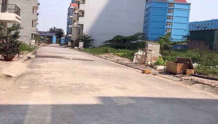 - Bán lô đất dv  Tân Việt, Hoài Đức .
- DT 55m mt 3.7m  .Hướng tây nam sau thoáng .
-  Giá đầu tư  : 6.x tỷ