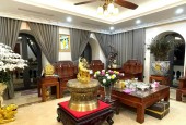 Bán biệt thự Tân Cổ Điển, trung tâm Cầu Giấy, 179m2 5 tầng lô góc 3 mặt thoáng