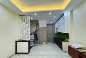 Bán nhà Ngọc Thuỵ Long Biên nhà mới đẹp ở ngay 30m*mt 4.3m,ô tô đỗ cổng giá chỉ 4.95 tỷ.