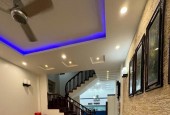 Bán Nhà Nguyễn Ngọc Vũ Nhà Mới Đẹp Full Nội Thất  Dt 60m2 4T  Giá 12 tỷ