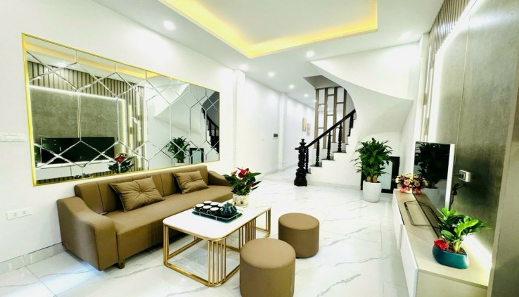 HIẾM - NGÕ THÔNG TỨ TUNG - hoạt động - NÔNG - ÔTÔ TRÁNH 2 ĐẦU CHỈ 50M - gần kề HỒ - GẦN PHỐ - ích lợi BẠT NGÀN - NHÀ ĐẸP - sống SƯỚNG