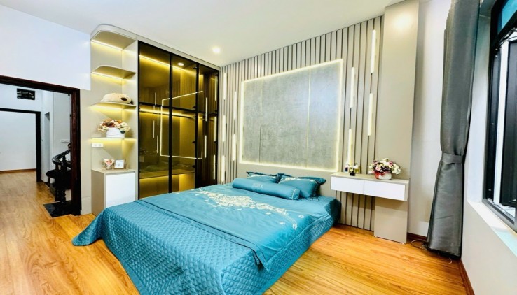 HIẾM - NGÕ THÔNG TỨ TUNG - hoạt động - NÔNG - ÔTÔ TRÁNH 2 ĐẦU CHỈ 50M - gần kề HỒ - GẦN PHỐ - ích lợi BẠT NGÀN - NHÀ ĐẸP - sống SƯỚNG