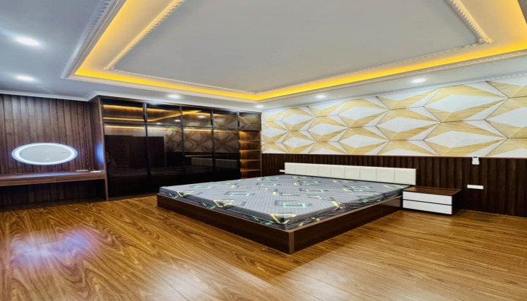 Cực hiếm! Bán nhà Nguyễn Đình Chiểu, 40m2, mặt tiền 4.3m, 10.5 tỷ, mới đẹp, thang máy, ngõ thông