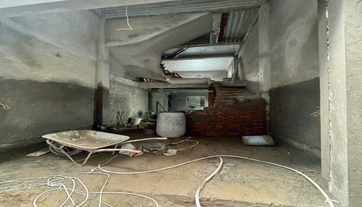 Bán nhà 5 tầng Tam Hiệp 35m2 mới xây, ngõ nông, xe 7 chỗ đỗ cách 16m, 99m ra bãi đỗ xe 24/7 giá cực hời.