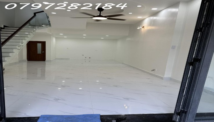 NHÀ MỚI ĐẸP  Ở NGAY - NỘI THẤT CAO CẤP - HẺM XE HƠI -LONG TRƯỜNG -3 TẦNG -3PN- Q9
