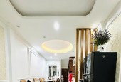 Nhà mới đẹp Lạc Long Quân, Tây Hồ, 6 tầng, thang máy, DT47m2