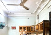 400tr/m2! Bán nhà mặt phố Lương Văn Can, 72m2, 3 tầng, mặt tiền 3.3m, 29 tỉ, phù hợp KD homestay, apartment